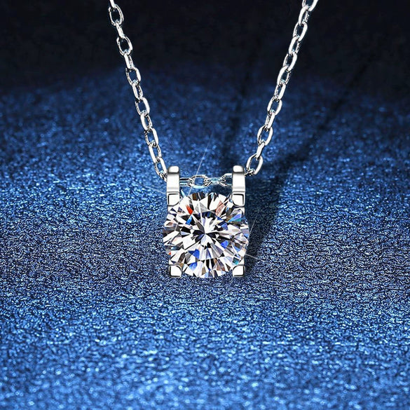 Pendant Necklace Moissanite Simulation Diamond S925 Silver Classic Cow Head Light Luxury