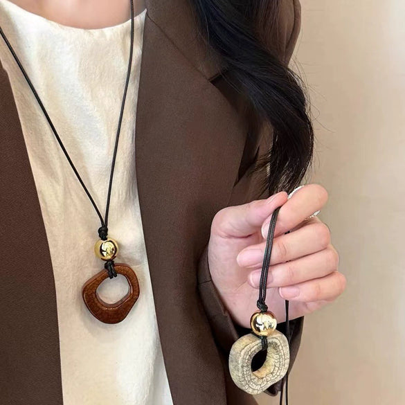 Pendant Necklace Women's Imitation Camel Bone Style Plastic Resin Geometric Polishing Clavicle Chain