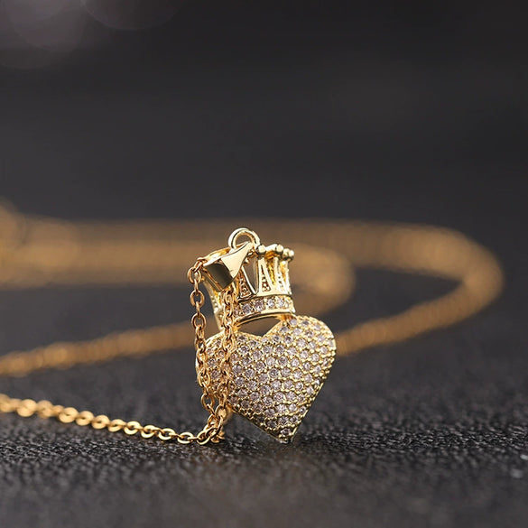 Pendant Necklace Women's Metal Copper Goldplated Love Crown Heart Shape Light Luxury Snake Bone Chain Hiphop Accessories With Diamond Design