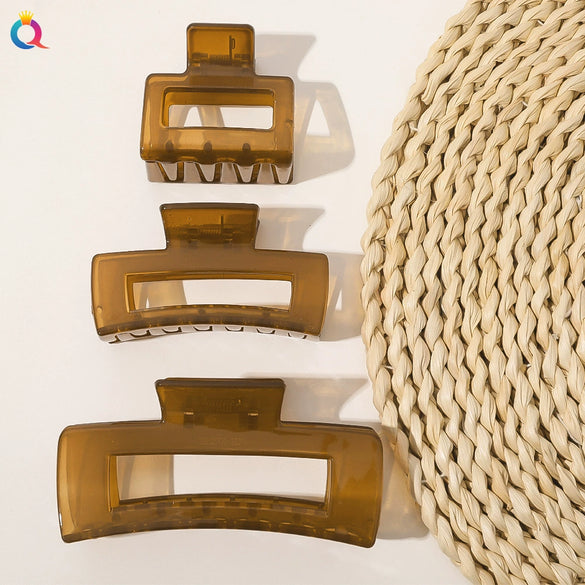 Plastic Handmade Square Grab Clip For Women With Simple Geometric Style And Plaid Styling