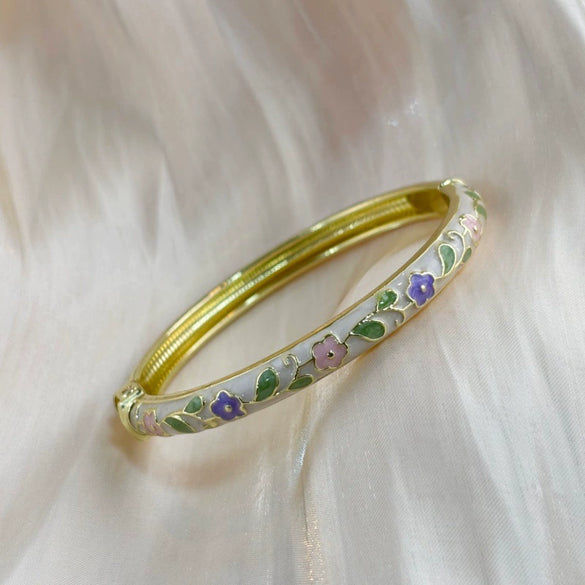 Plated Open Bracelet With Small Floral Design Modern Minimalist Fashion Jewelry For Daily Wear Wholesale Accessory