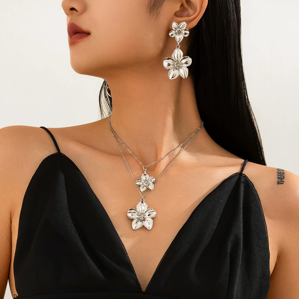 Pleated Flower Pendant Necklace Metal Alloy Copperclad Iron Electroplated For Women