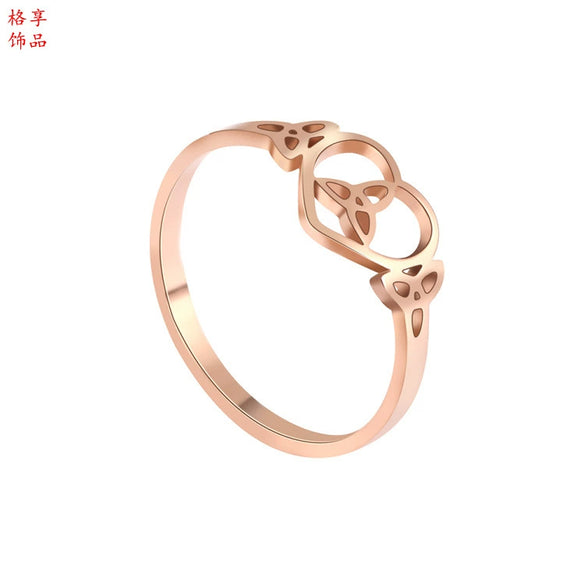 Polished Titanium Steel Geometric Heart Motif Ring For Women And Men Cartoon Style Jewelry