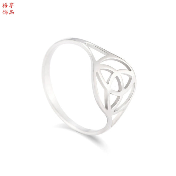Polished Titanium Steel Geometric Heart Motif Ring For Women And Men Cartoon Style Jewelry