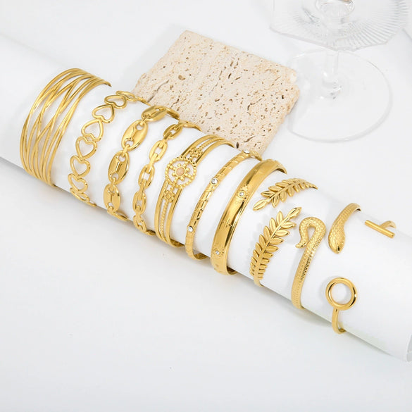 Popular Fashion Ladies Stainless Steel Hollow Love Bracelet With Pvdp Furnace Real Gold Treatment
