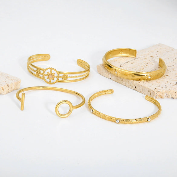 Popular Fashion Ladies Stainless Steel Hollow Love Bracelet With Pvdp Furnace Real Gold Treatment