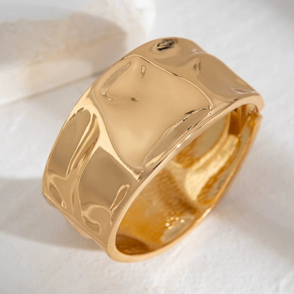 Punk Metal Pleated Wide Bracelet And Sweet And Cool Flower Water Drop Glossy Ring For Women Alloy Material Electroplating Processing Exaggerate Style Geometric Pattern