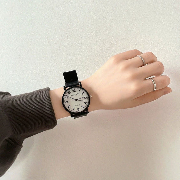 Quartz Watches Plastic Stainless Steel Round Cold Style Wholesale For Men And Women