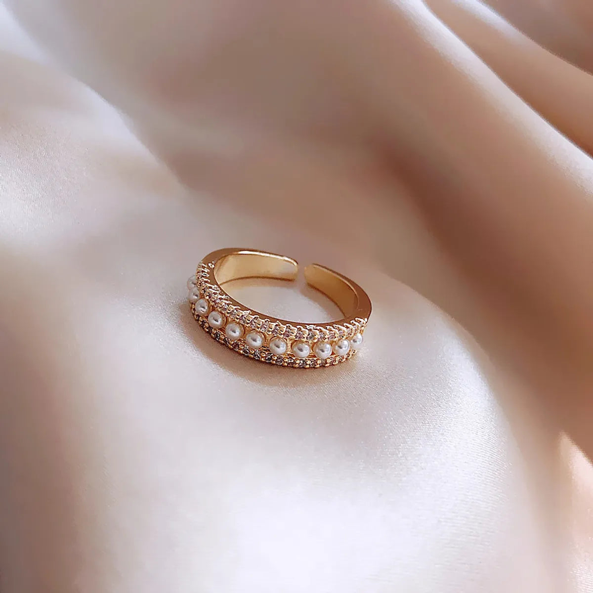 Real Gold Color-preserving Electroplating Diamond-encrusted Pearl Open Alloy Ring