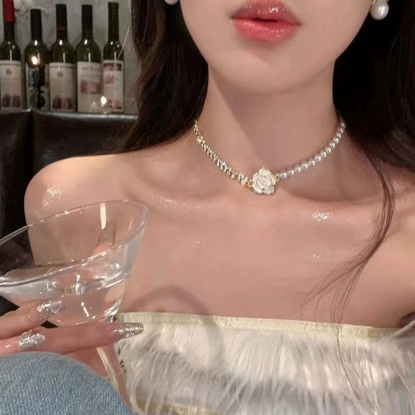 Real Gold Plated Imitation Pearl And Diamond Flower Necklace For Women Copper Pendant Clavicle Chain High Sense Niche Fashion Elegant Light Luxury High End Jewelry