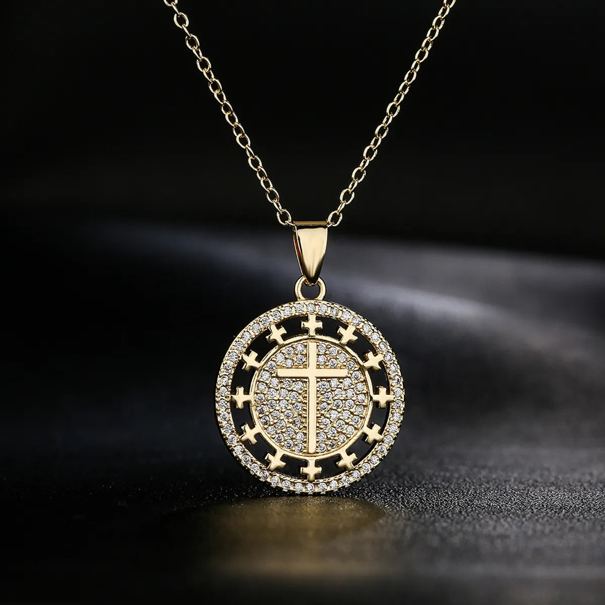 Religious Jewelry Copper-Plated 18k Gold Zircon Cross Pendant Necklace