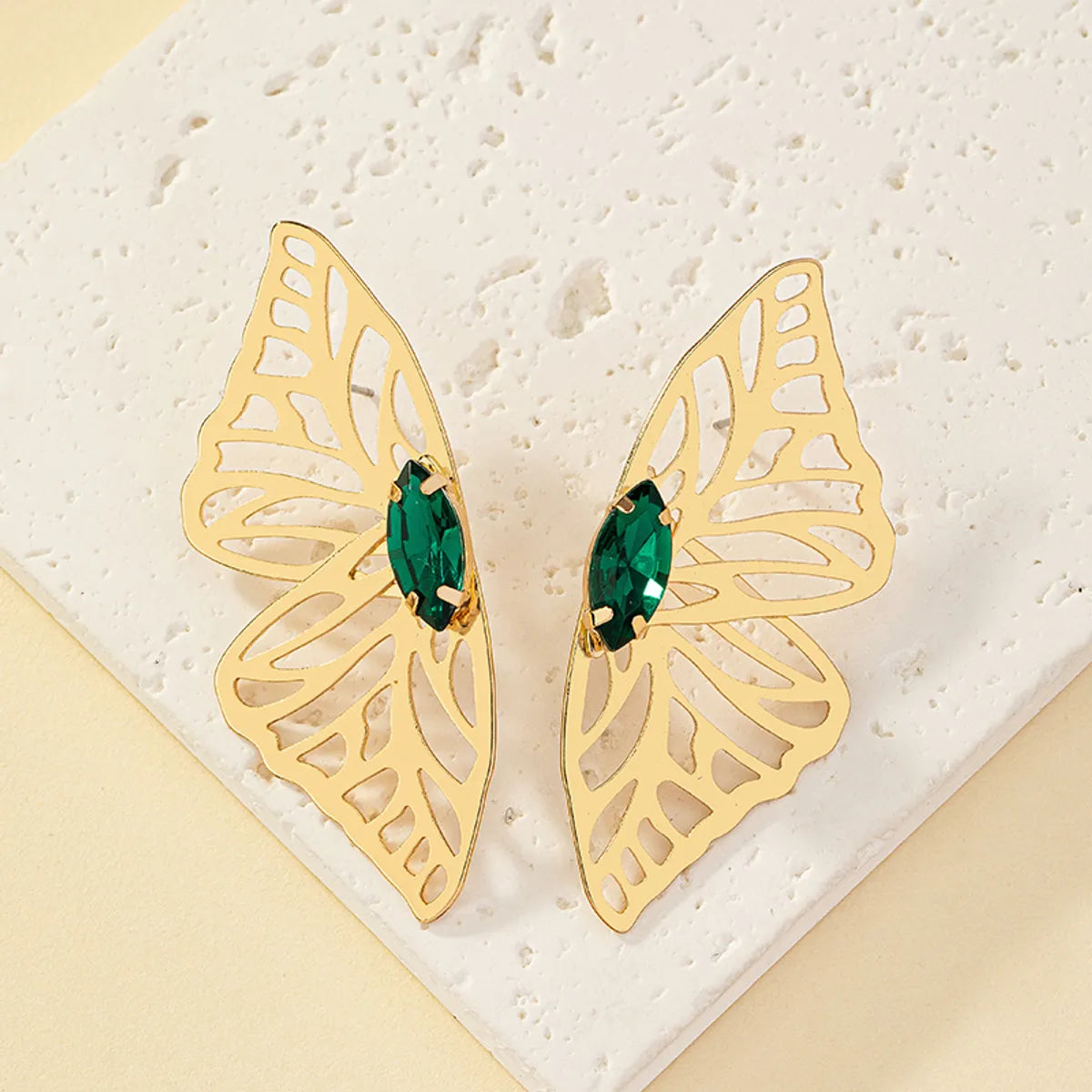 Retro Butterfly Alloy Plating Inlay Gem Women'S Ear Studs