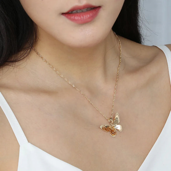 Retro Butterfly Alloy Plating Pendant Necklace 1 Piece