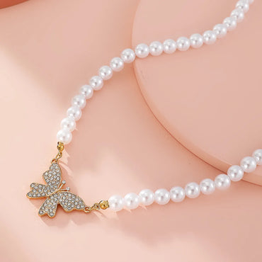 Retro Butterfly Imitation Pearl Alloy Inlay Rhinestones Women'S Necklace