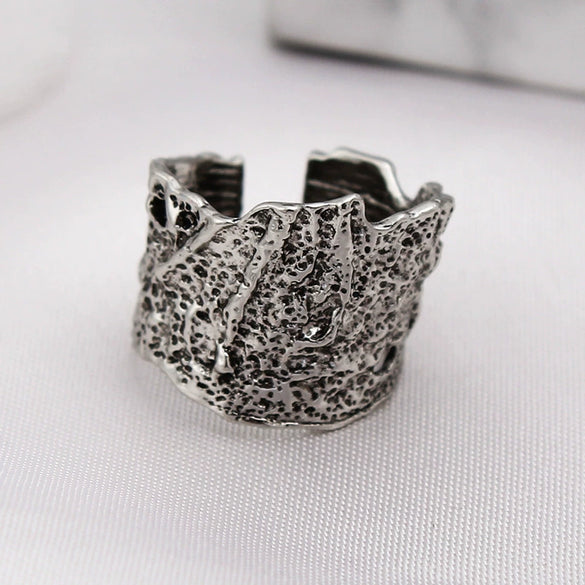 Retro Cartoon Animal Ring For Men And Unisex Wear Electroplated Alloy Character Jewelry Accessory