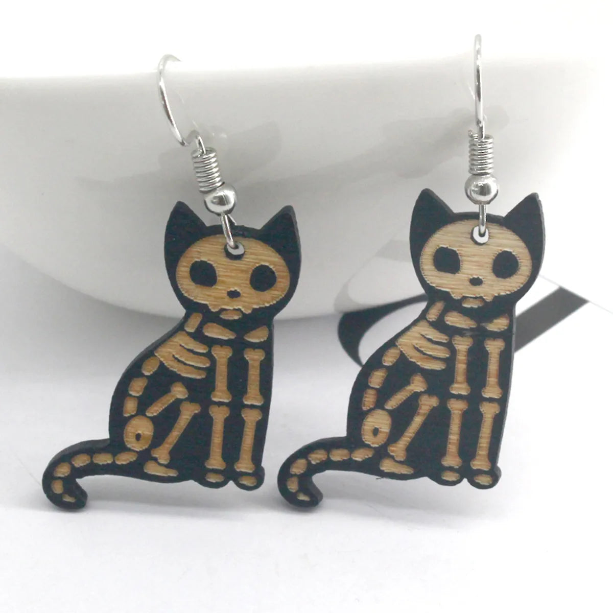 1 Pair Retro Cat Alloy Resin Patchwork Women'S Earrings