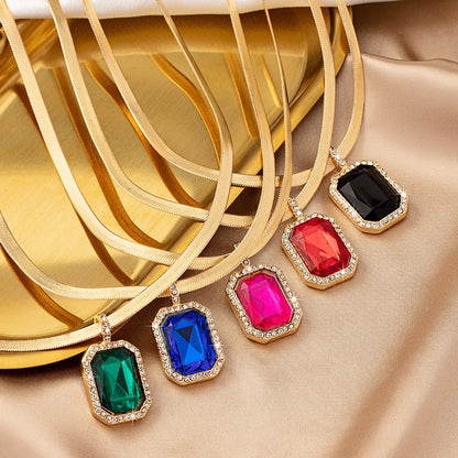 Retro Classic Style Rectangle Alloy Plating Inlay Gem Rhinestones Women's Pendant Necklace