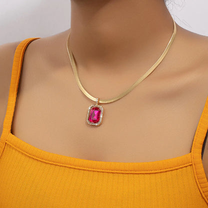 Retro Classic Style Rectangle Alloy Plating Inlay Gem Rhinestones Women's Pendant Necklace