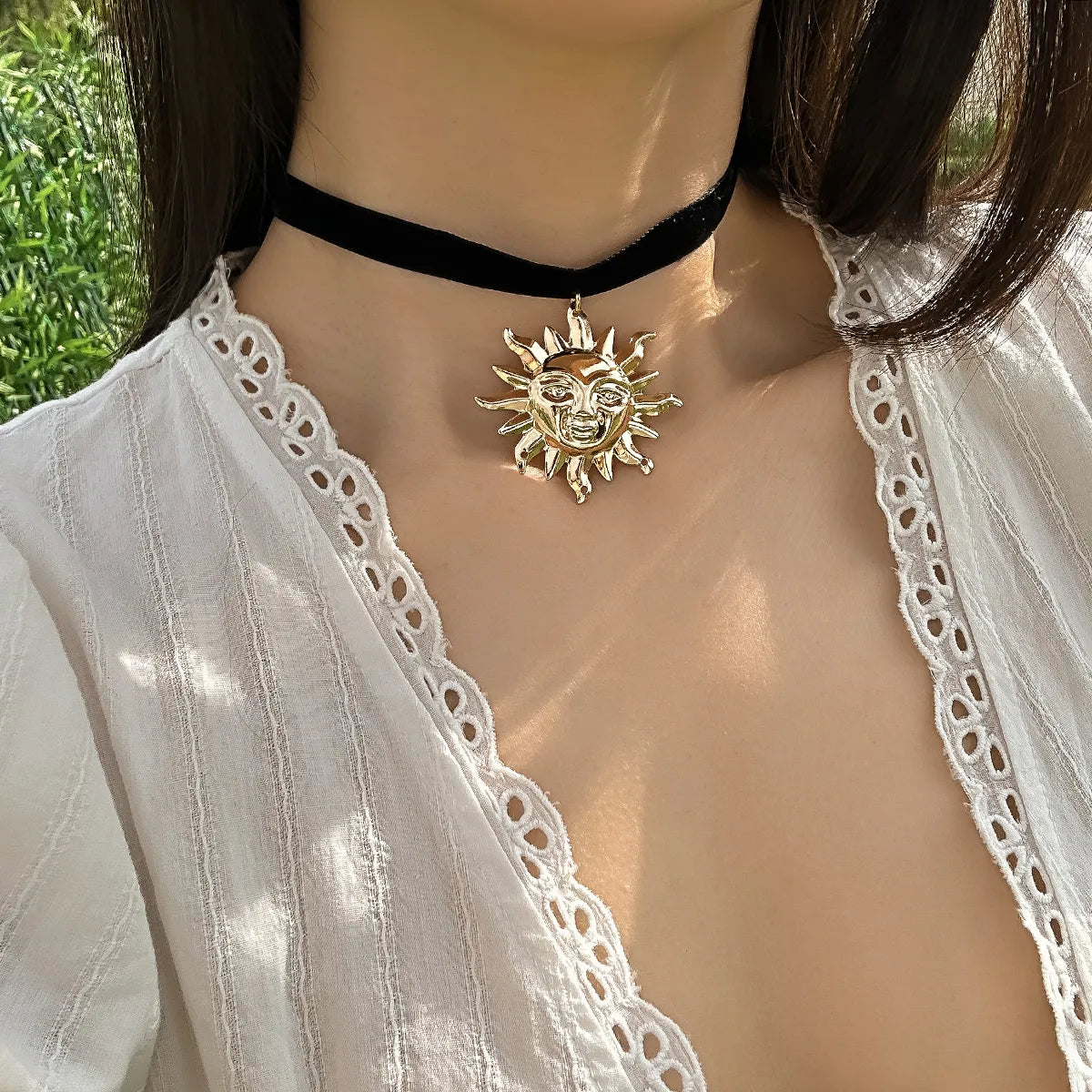 Wholesale Jewelry Retro Classic Style Sun Flannel Iron Plating Choker