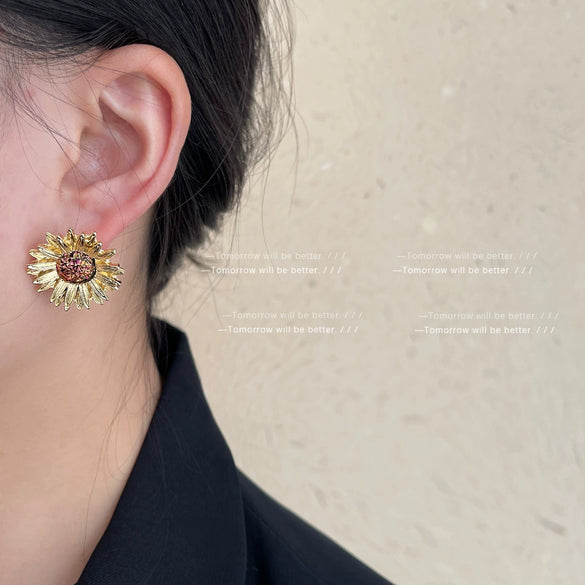 Retro Copper Sunflower Earrings For Women Three Dimensional Floral Design With Electroplated Elegant Light Luxury Texture