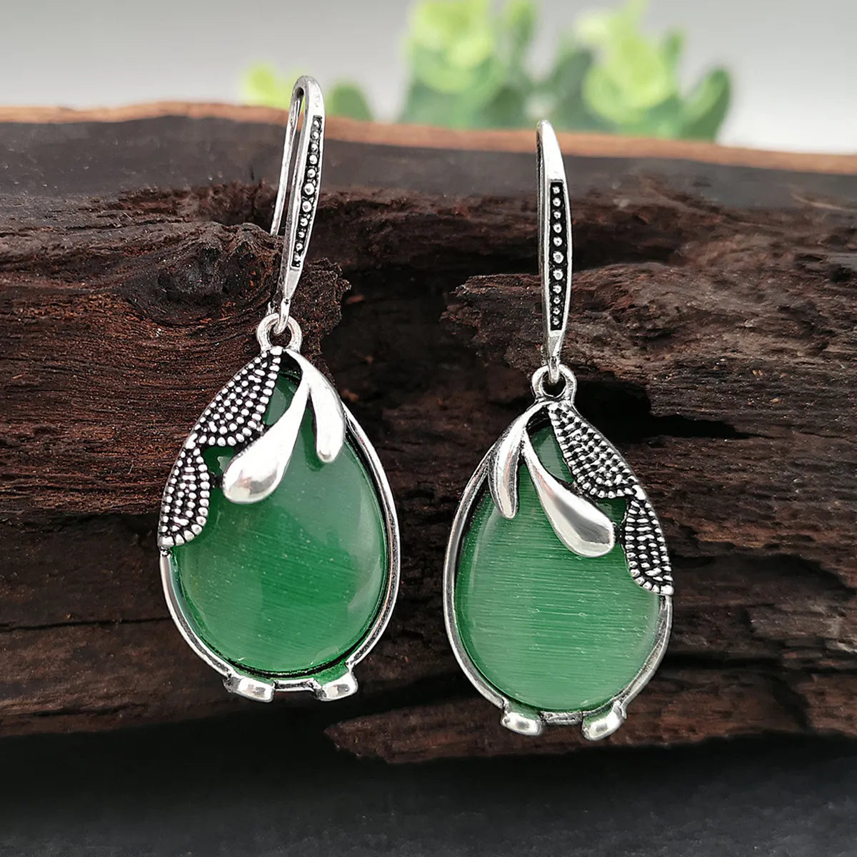 Retro Creative Emerald Green Cat Eye Natural Stone Earring Ear Hook Female