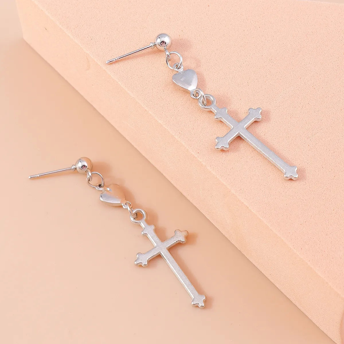 Retro Cross Heart Shape Alloy Women's Drop Earrings 1 Pair