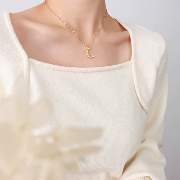 Retro Cute Crescent Pendant Clavicle Chain Necklace In Titanium Steel With 18K Gold Plated Electroplating