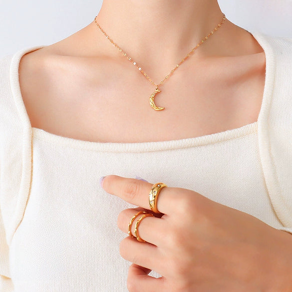 Retro Cute Crescent Pendant Clavicle Chain Necklace In Titanium Steel With 18K Gold Plated Electroplating