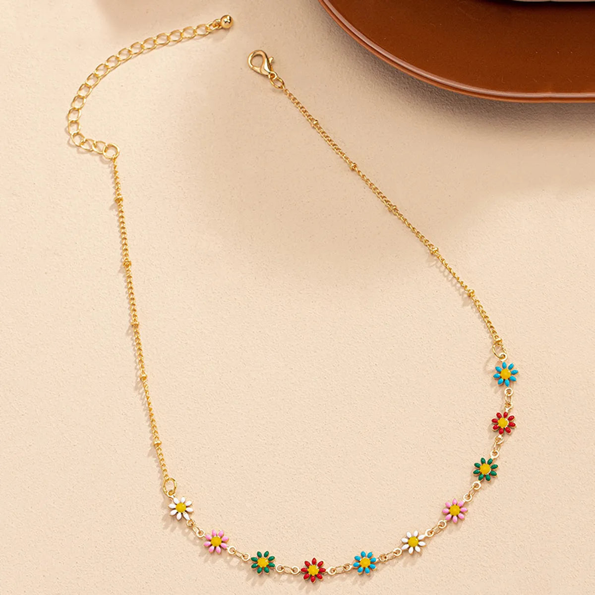 Retro Daisy Gold Plated Alloy Wholesale Necklace