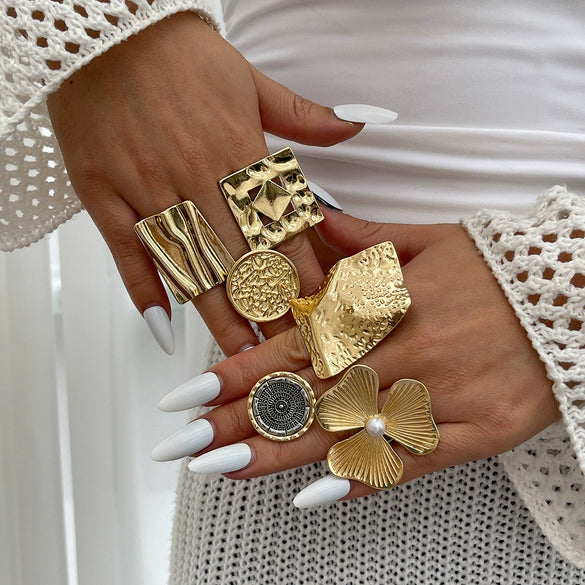 Retro Distressed Metal Round Ring With Geometric And Flower Pattern Electroplated