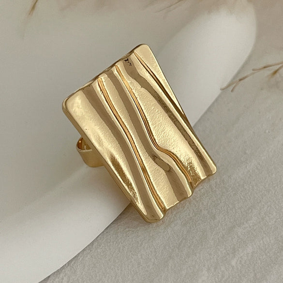 Retro Distressed Metal Round Ring With Geometric And Flower Pattern Electroplated