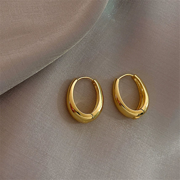 Retro Elegant Drop Shape Metal Earrings For Women With Electroplating Treatment