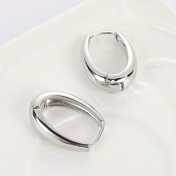 Retro Elegant Drop Shape Metal Earrings For Women With Electroplating Treatment