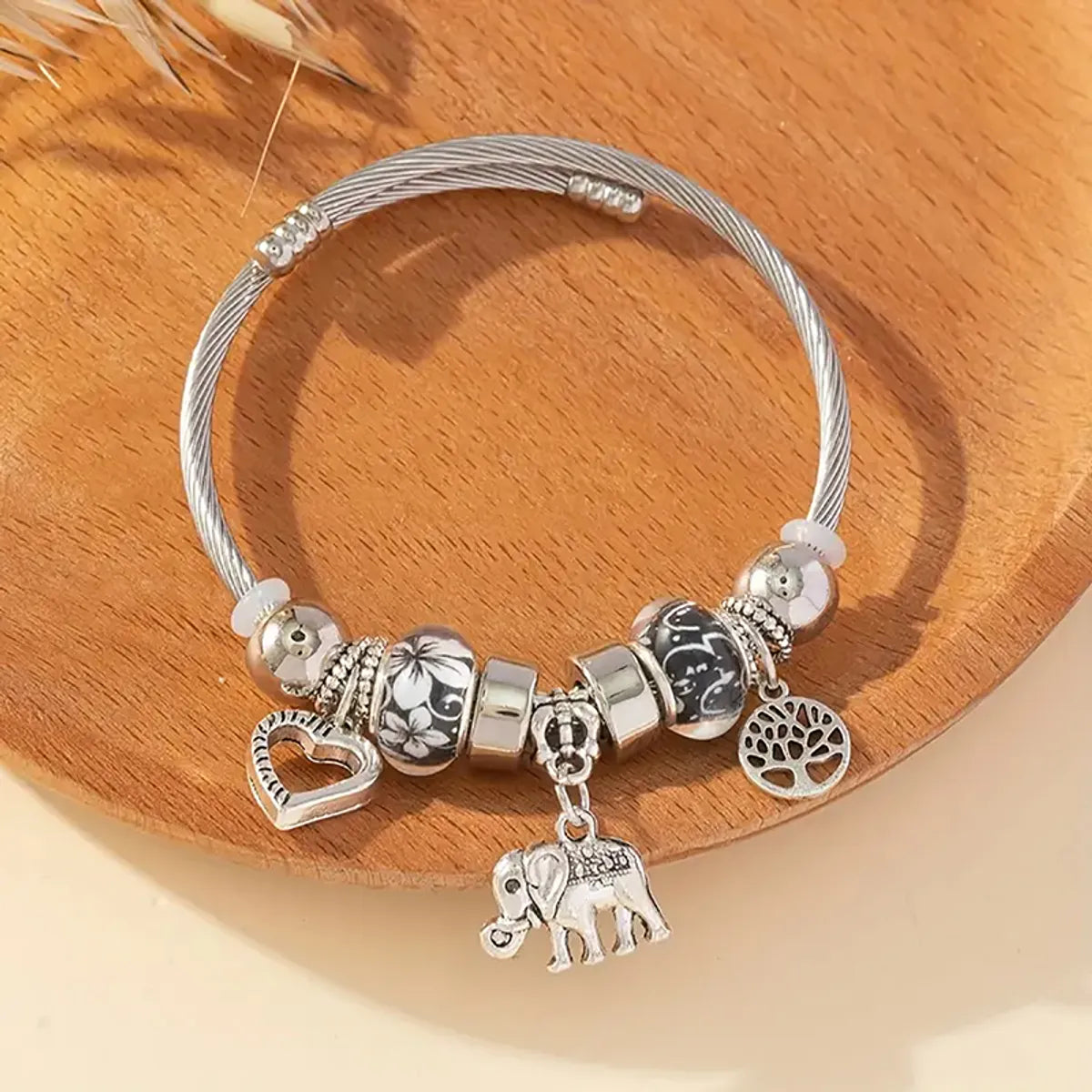 Retro Ethnic Style Heart Shape Life Tree Silver Plated Alloy Wholesale Bangle