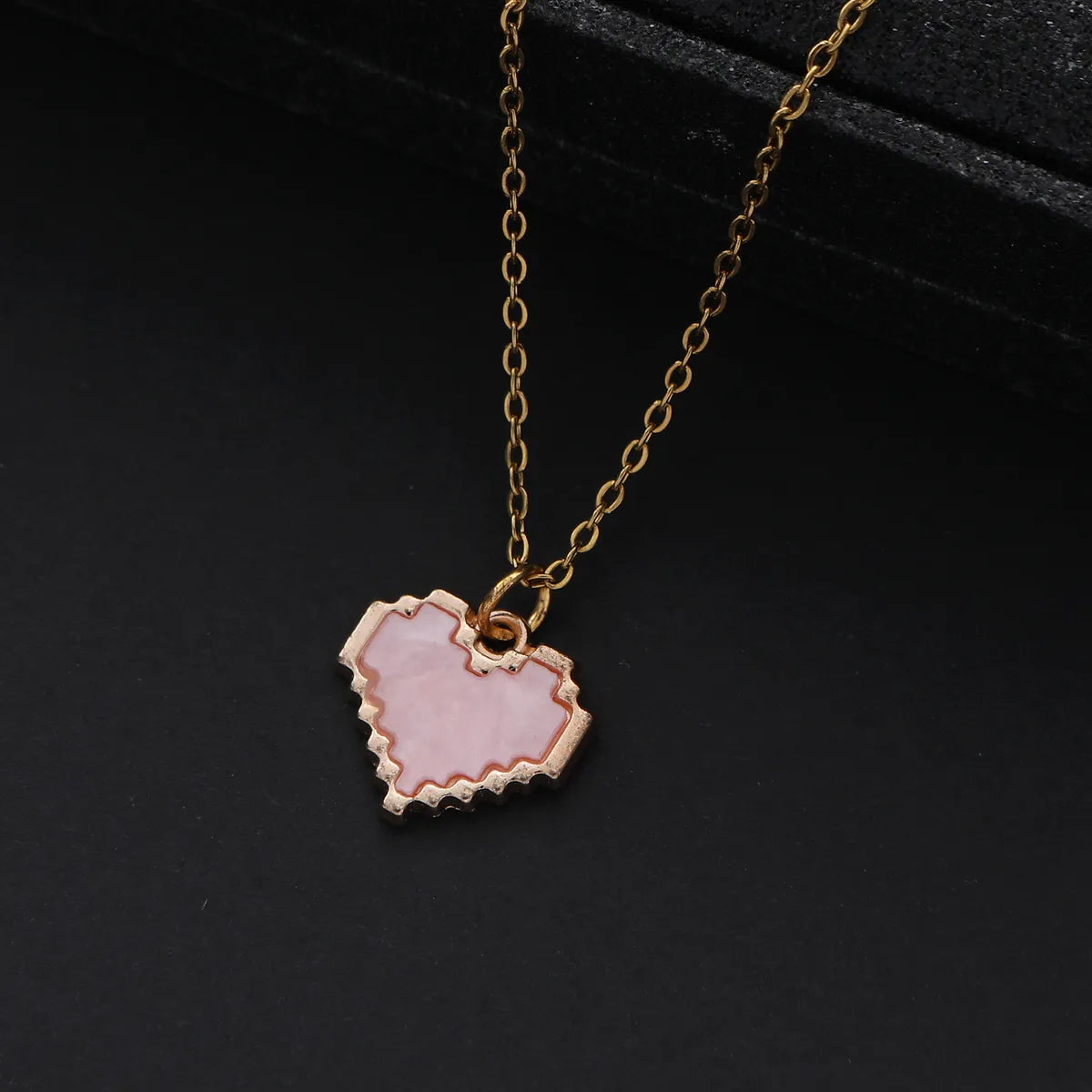 Retro Ethnic Style Heart Shape Zinc Alloy Asymmetrical Women's Pendant Necklace