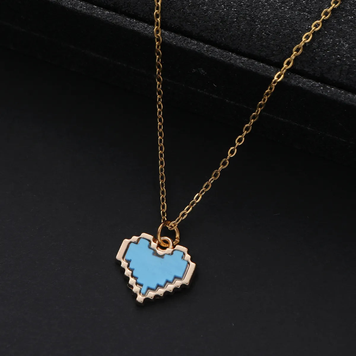 Retro Ethnic Style Heart Shape Zinc Alloy Asymmetrical Women's Pendant Necklace