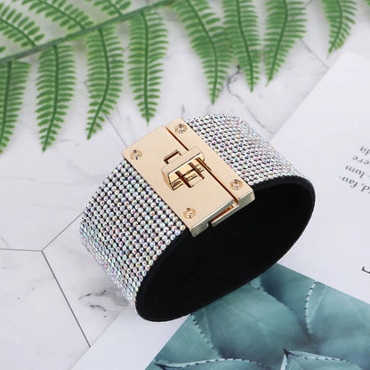 Retro Exaggerated Solid Color Alloy Inlay Rhinestones Women's Bangle