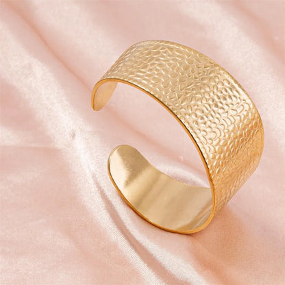 Retro Exaggerated Solid Color 304 Stainless Steel 18K Gold Plated Bangle In Bulk