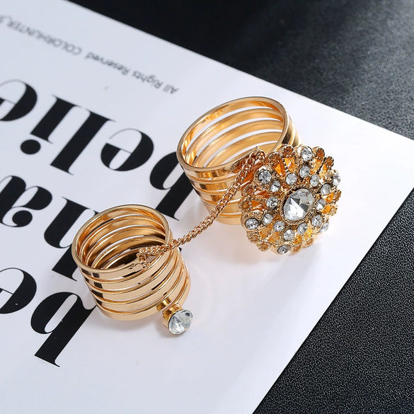 Retro Fashion Alloy Ring Bracelet With Round Diamond Accents And Trendy Statement Design