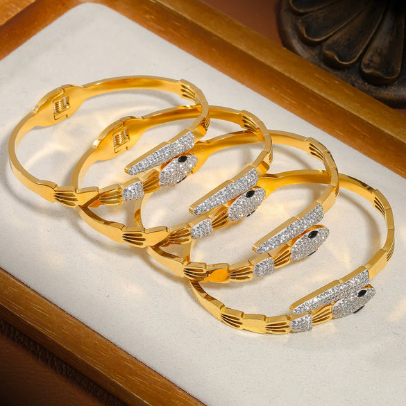 Retro Fashion Diamond Hollow Opening Spring Bracelet In Titanium Steel With Electroplating Treatment