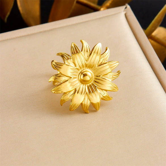 Retro Fashion Stainless Steel Gemstone Ring Plated With Gold Geometric Pattern For Women