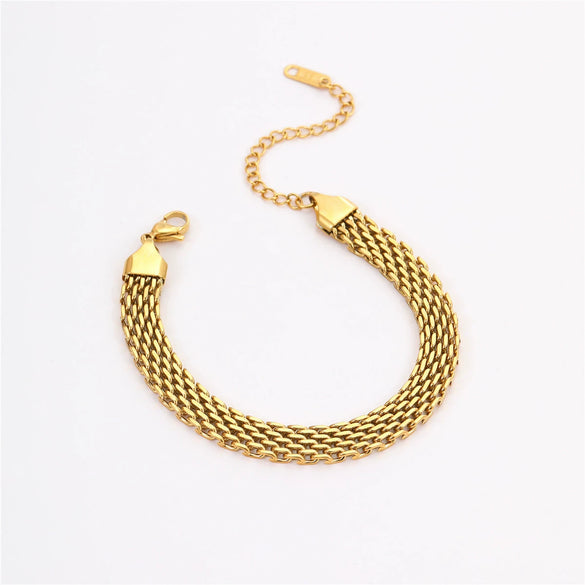 Retro Fashion Stainless Steel Geometric Pendant Bracelet For Women With Electroplating Design