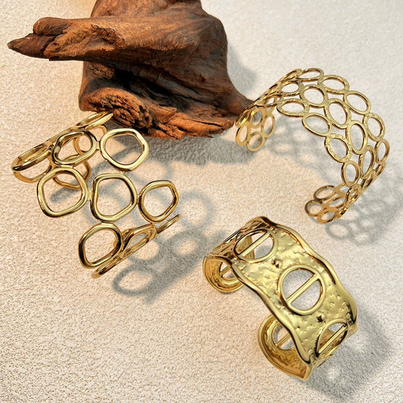 Retro Fashion Stainless Steel Hydraulic Bracelet With 18K Gold Plated Electroplating Opening Niche Design Cut Out