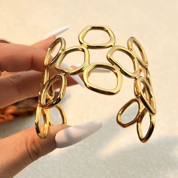 Retro Fashion Stainless Steel Hydraulic Bracelet With 18K Gold Plated Electroplating Opening Niche Design Cut Out