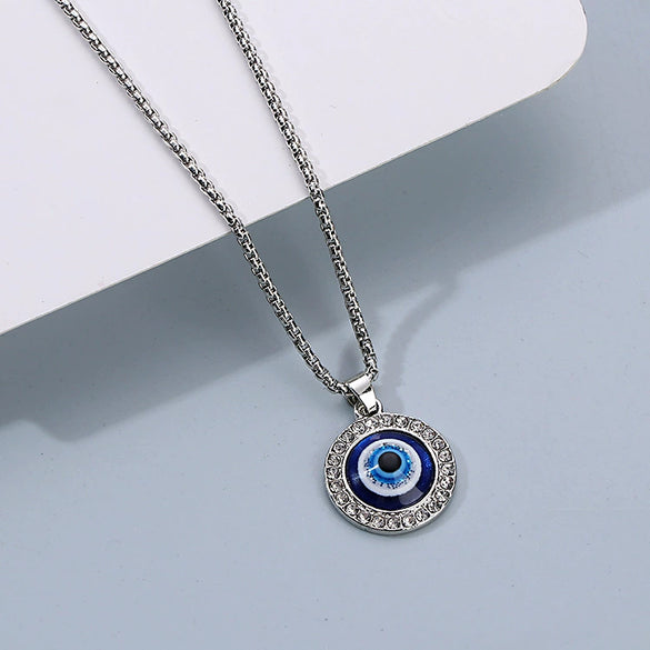 Retro Fatima Hand Peach Heart Round Alloy Pendant Full Diamond Electroplated Necklace With Devil's Eye Design