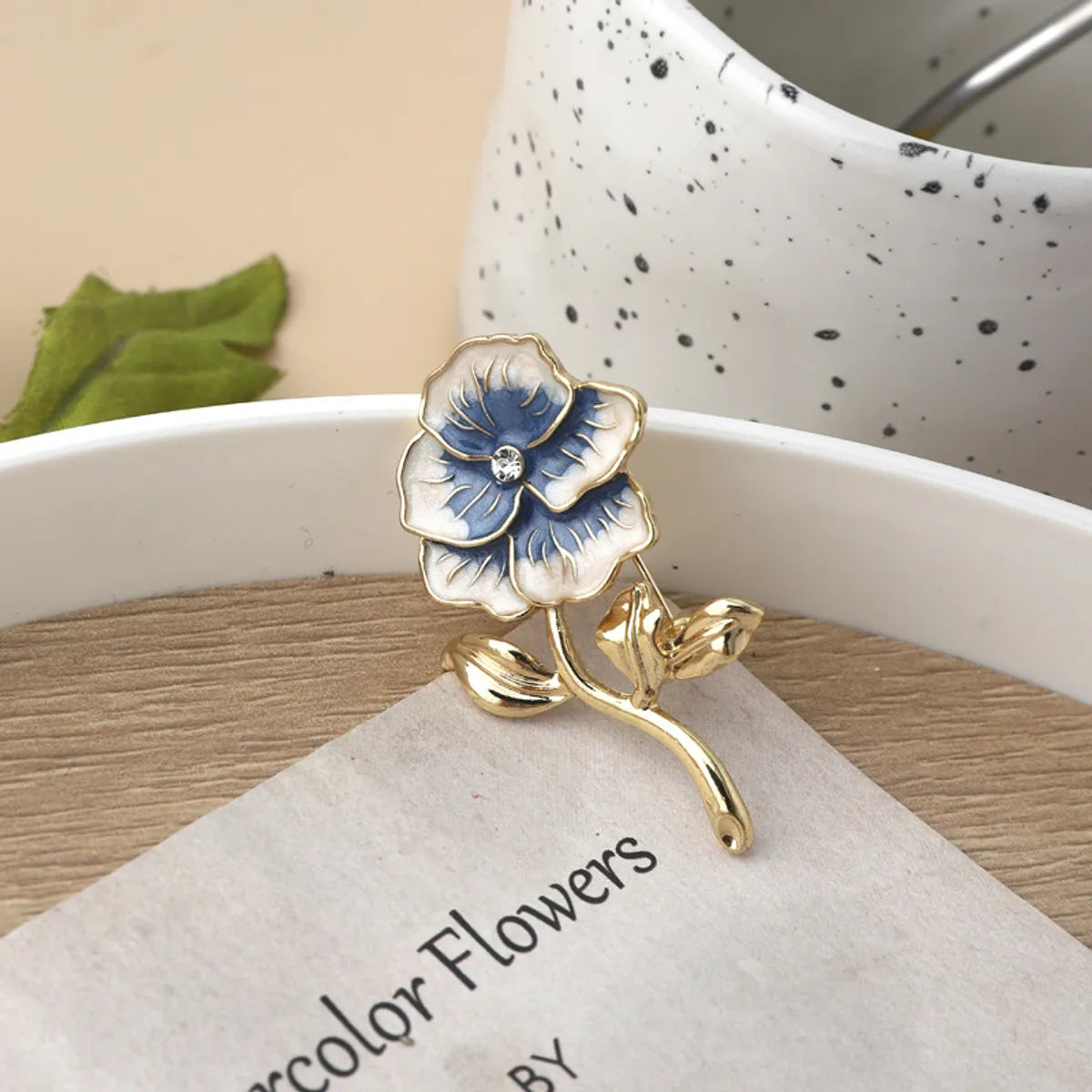 Retro Flower Alloy Enamel Inlay Artificial Gemstones Pearl Women'S Brooches