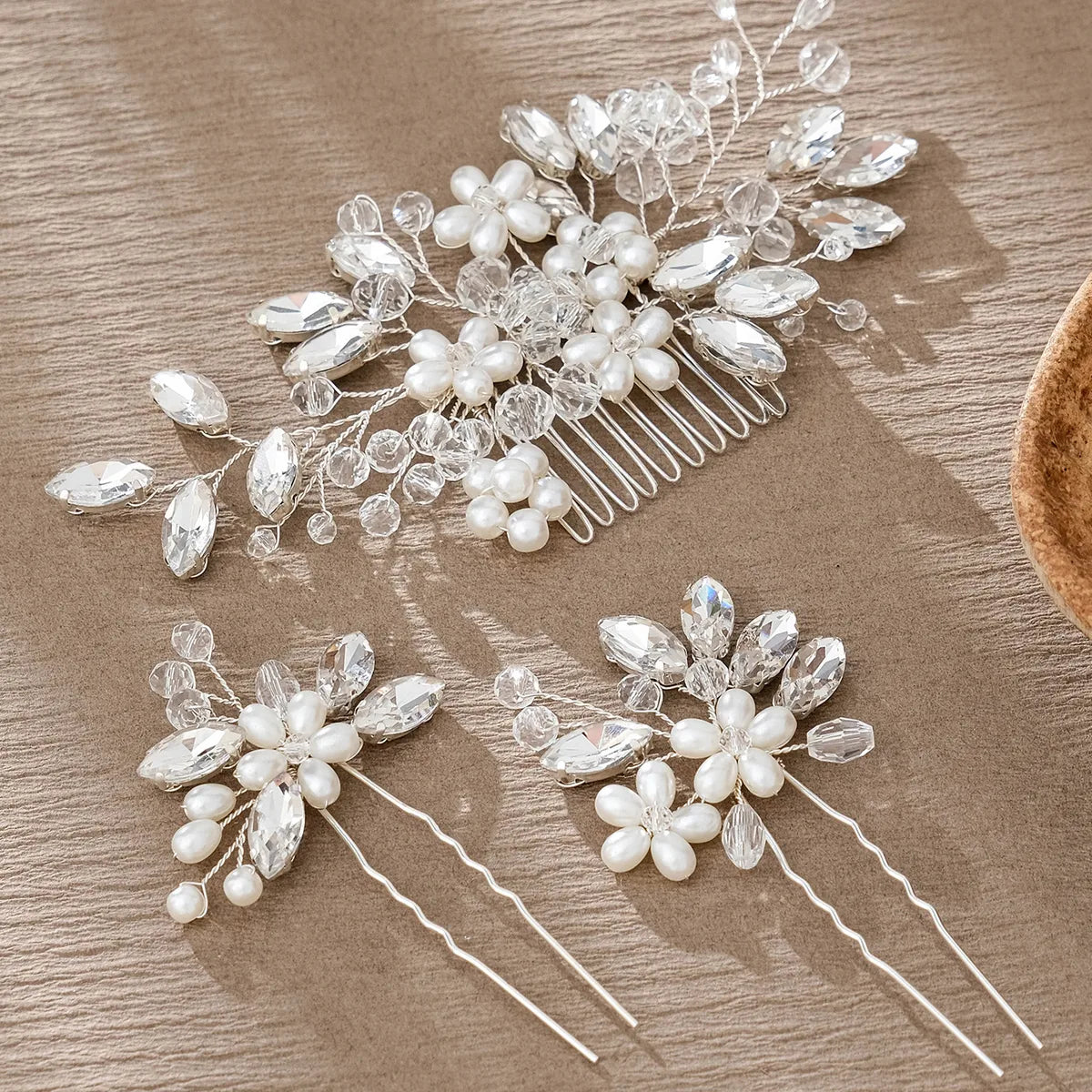 Retro Flower Alloy Inlay Rhinestones Hairpin