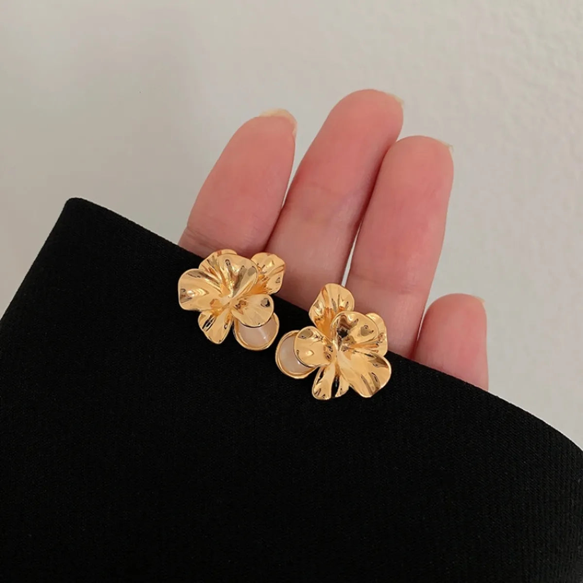 Retro Flower Alloy Women'S Ear Studs