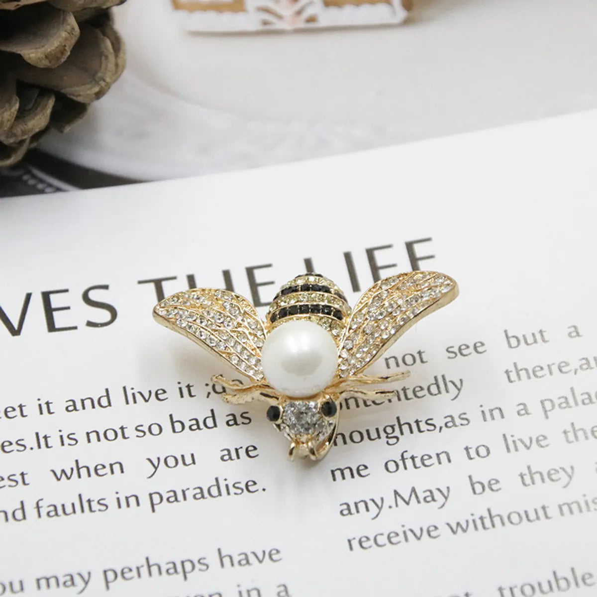 Retro Flower Bee Imitation Pearl Alloy Enamel Rhinestones Women'S Brooches