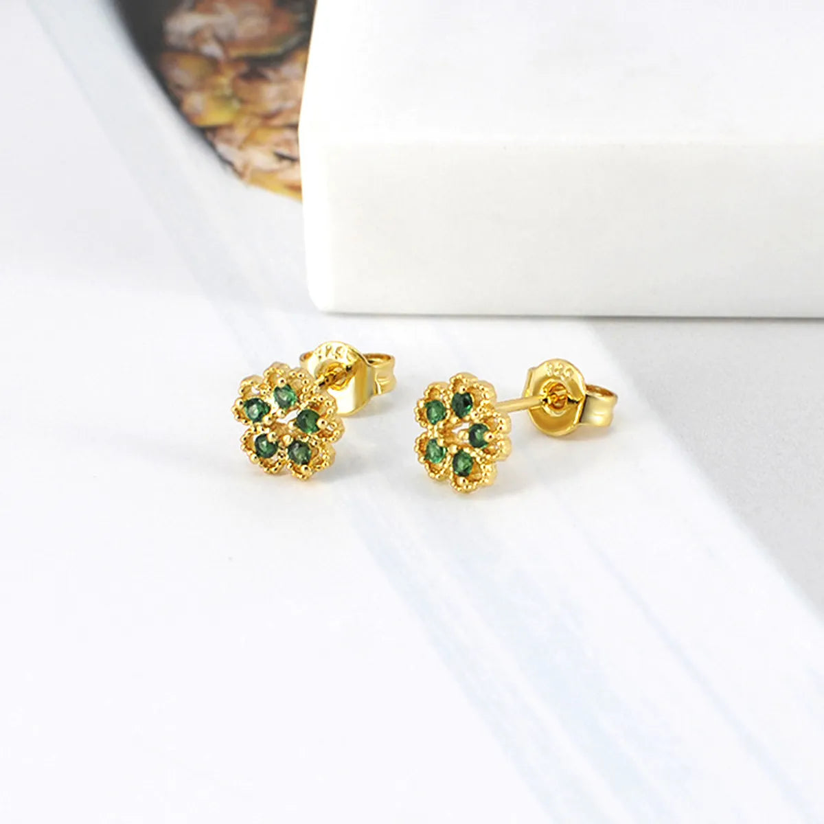 Retro Flower Copper Inlay Artificial Gemstones Ear Studs 1 Pair